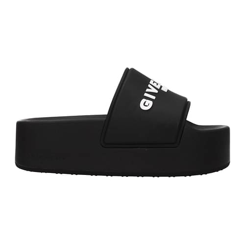 Givenchy Slippers and clogs Women BE306QE1F1001 Rubber Black 262,5€