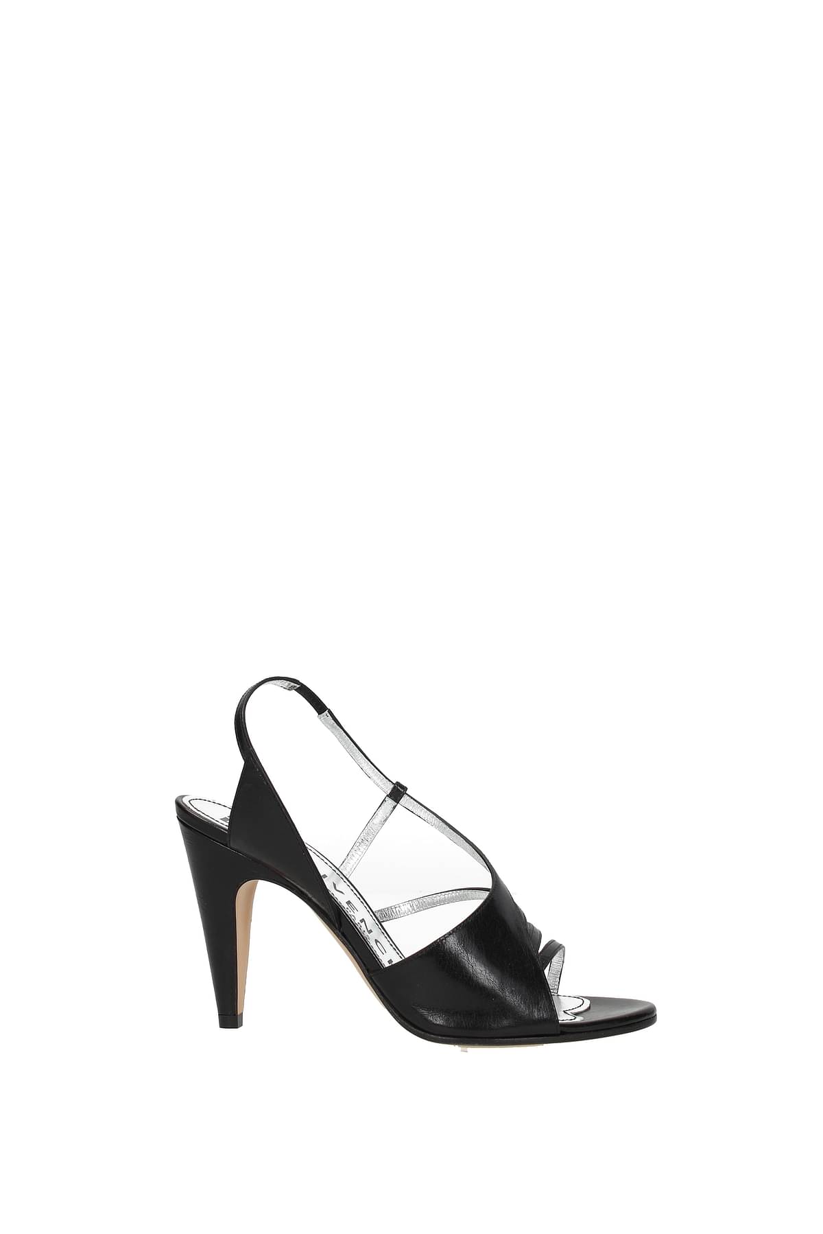 Givenchy Sandals Women BE3015E03N001 Leather 312,75€